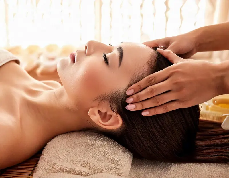 ヘッドマッサージの効果5選】疲れ・ストレス解消！やり方＆美容  